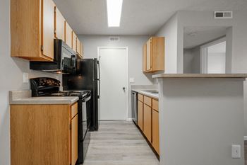 Lake Forest apartments kitchen